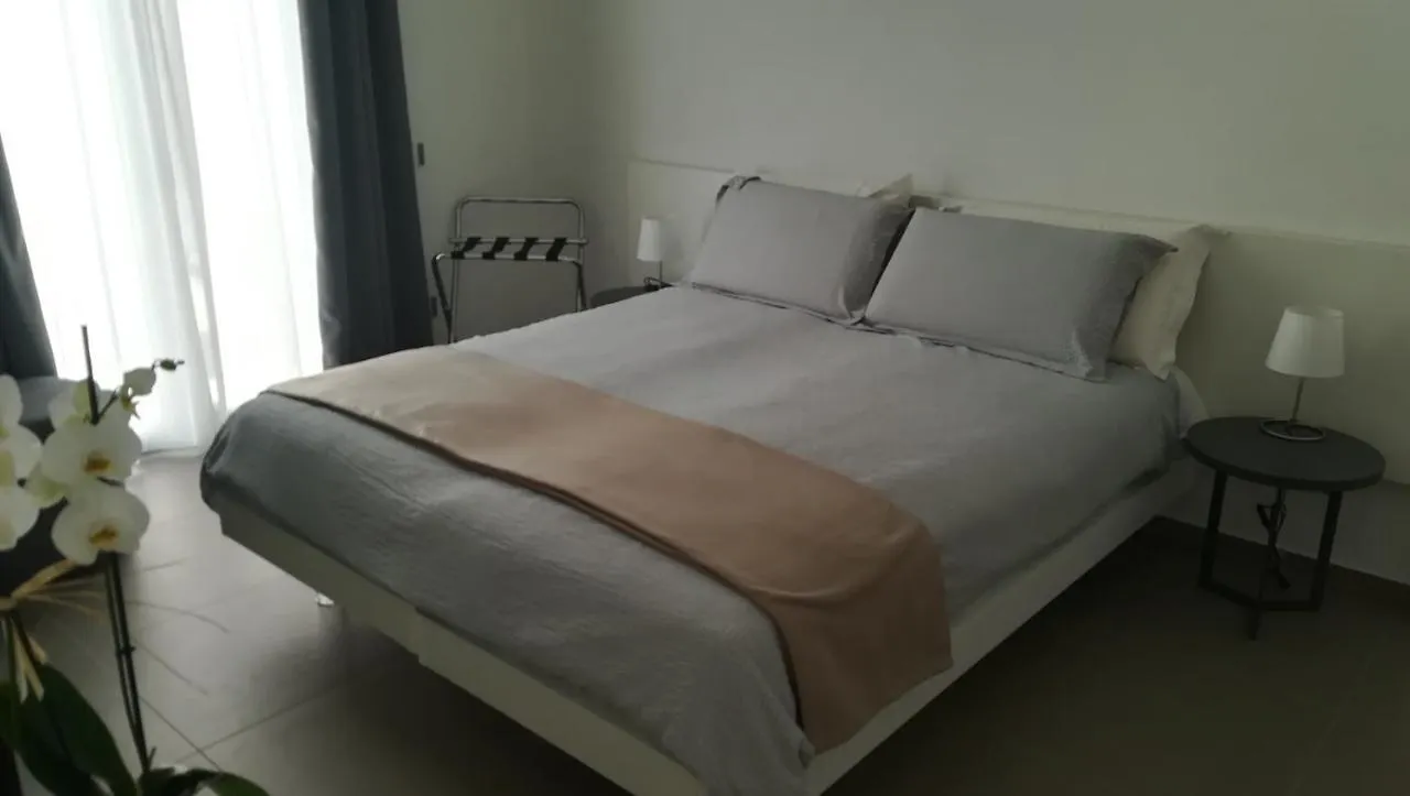 Hotel Casa Umeli Marsala 0*,  Italia